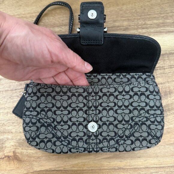Coach Vintage Soho Flap Wristlet Wallet - Picture 4 of 12